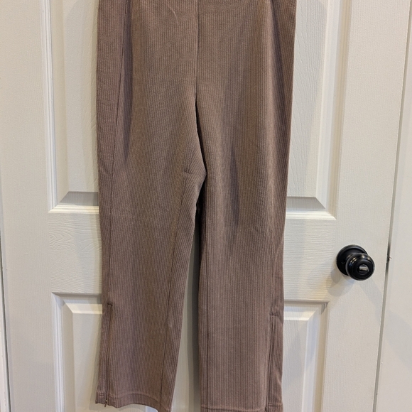 Lululemon Softstreme leggings - Picture 2 of 13